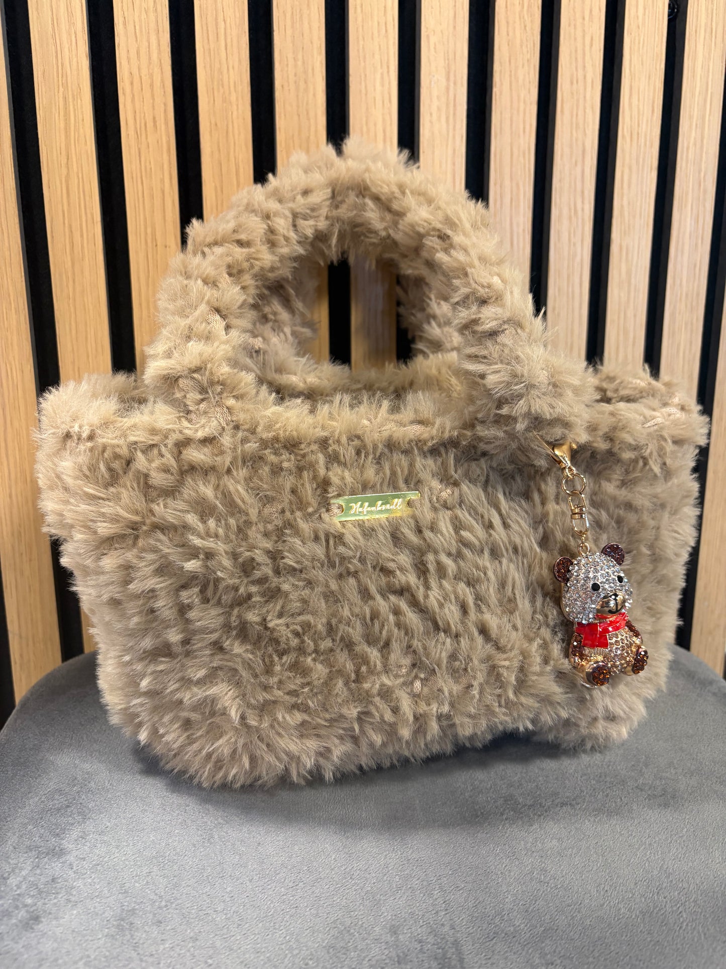 Studio von Hafenbrädl - No. 03 · Lun