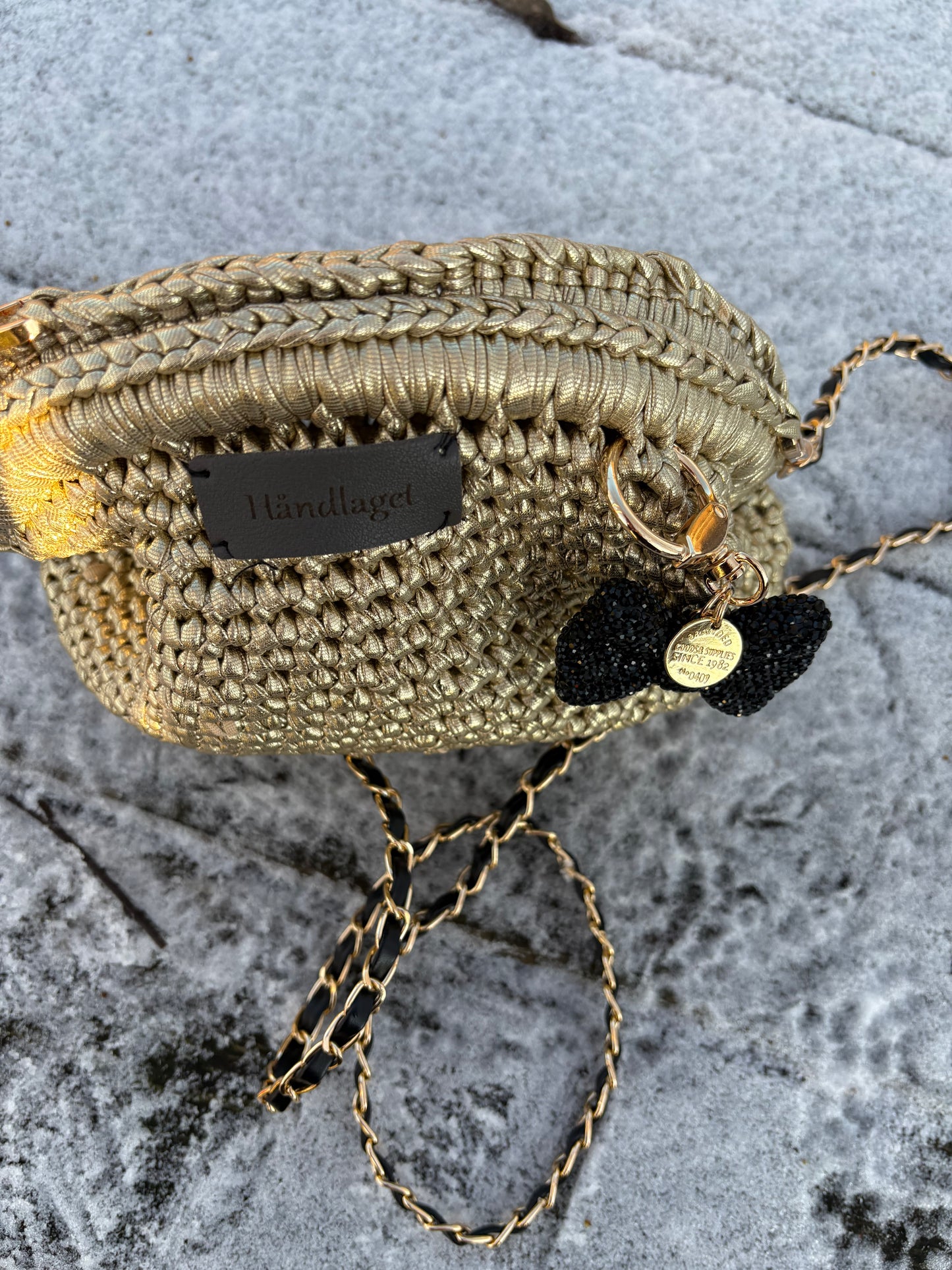 Golden clutch  - Heklet veske i champagne-gull