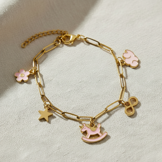 Armbånd med charms rosa