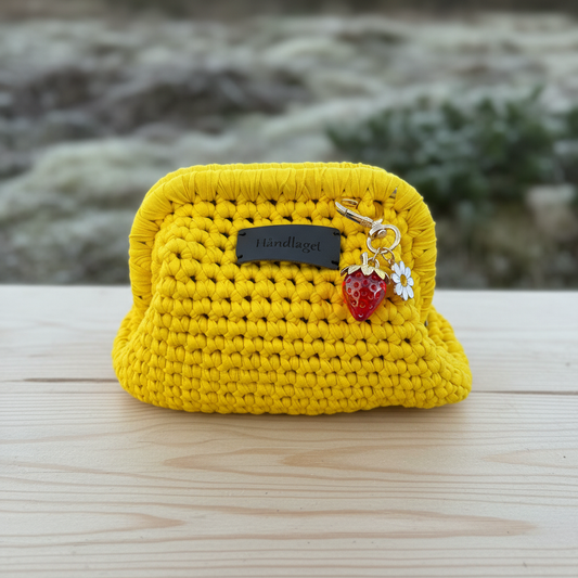 Gul heklet veske - solskinn og jordbær 2☀️🍓
